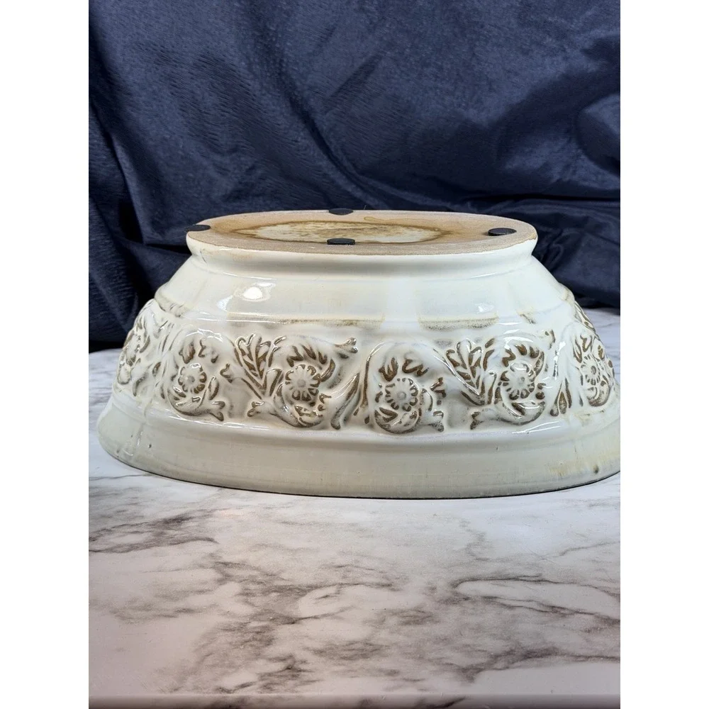 Ivory White leaf Floral Embossed Ceramic Indoor/Outdoor Planter/Pot  11.5(p2893)